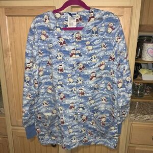 Women’s bear print long sleeve scrub jacket preowned size LARGE